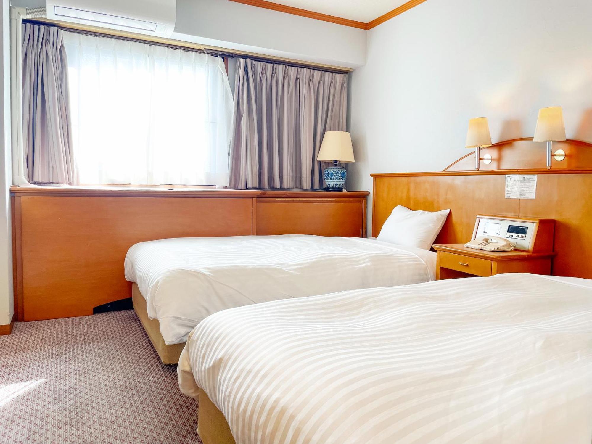 Hotel Castle Inn איסה מראה חיצוני תמונה